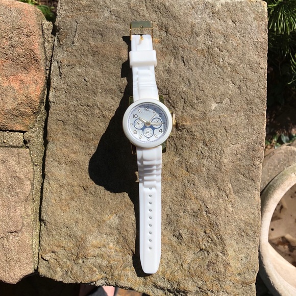 T+J Design Gold and White Watch - Picture 3 of 4